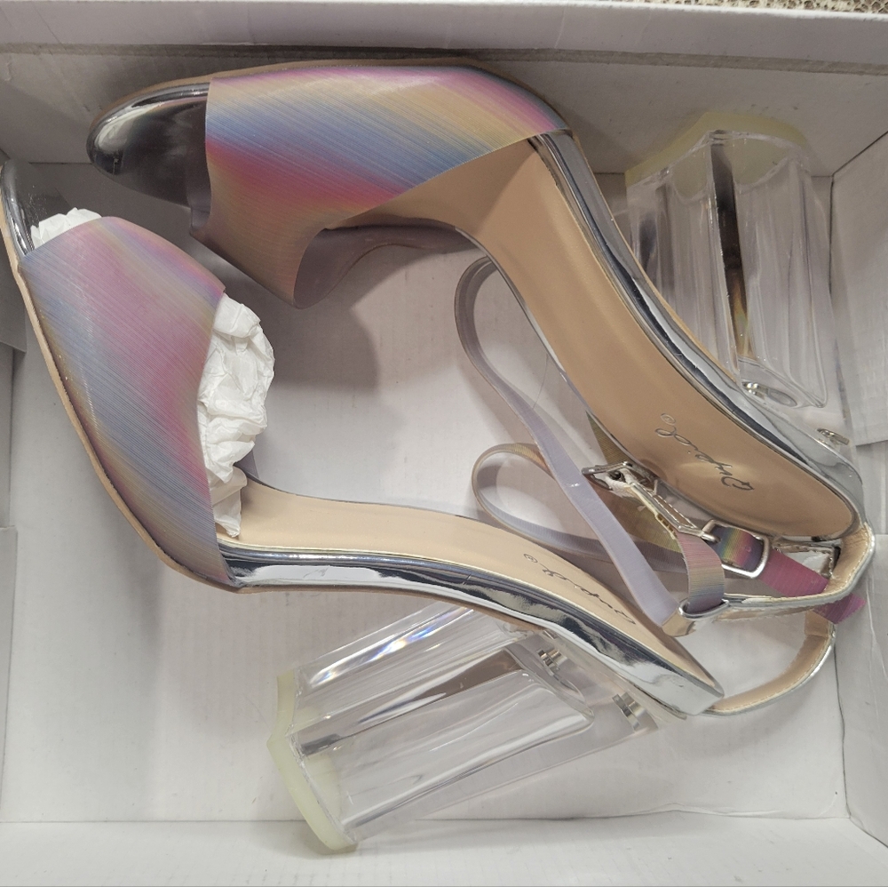 Qupid Iridescent Rainbow Clear Lucite Block Heel Strappy Sandals NWT Size 8